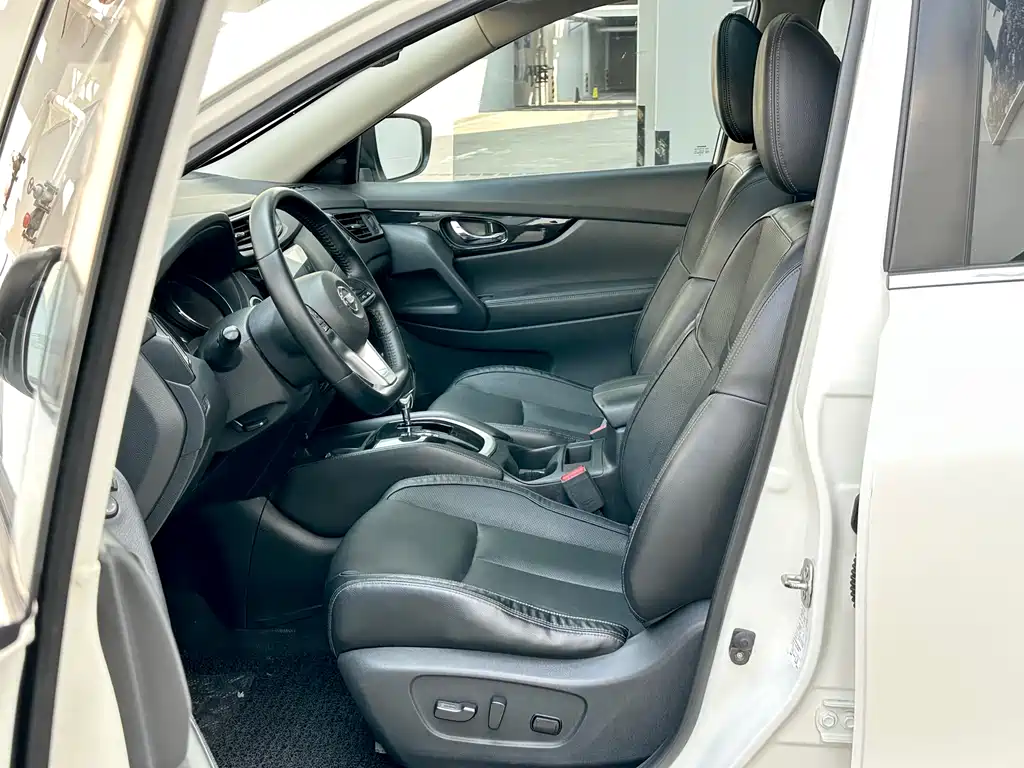 Nissan X-Trail — фото 10
