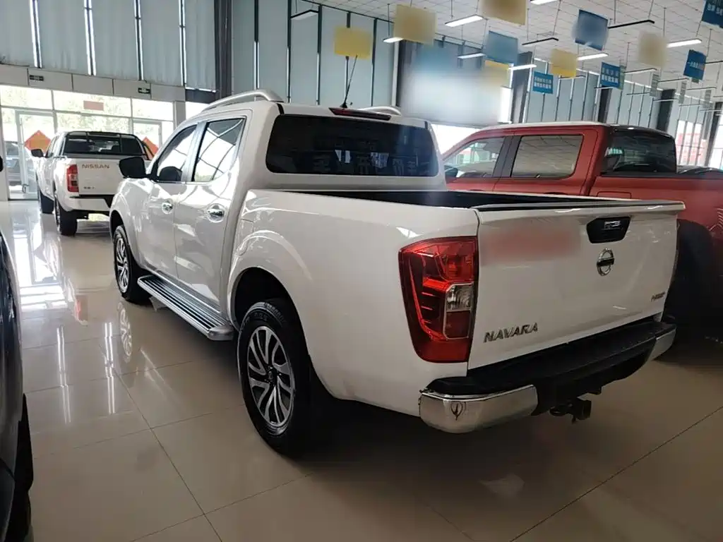 Nissan Navara — фото 23