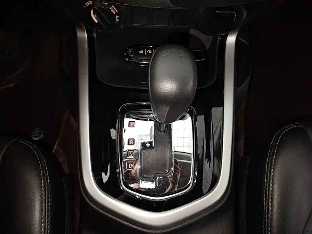 Nissan Navara — фото 10