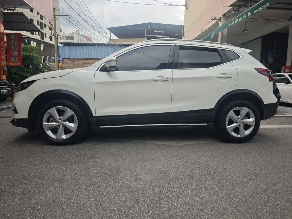 Nissan Qashqai — фото 8
