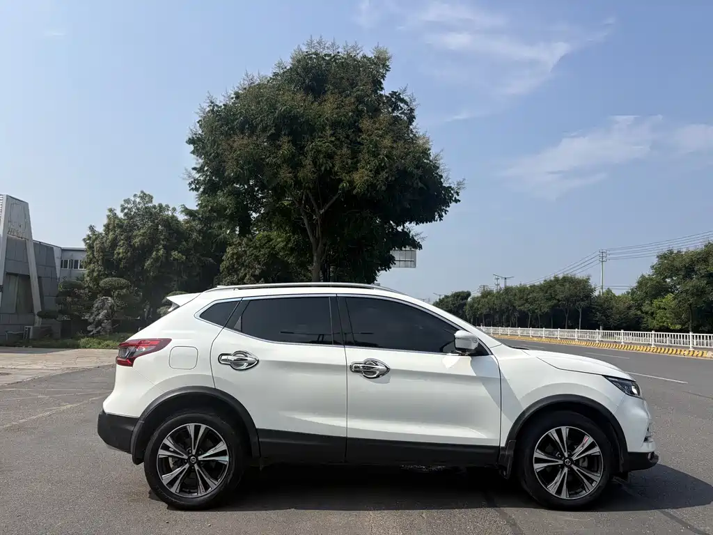 Nissan Qashqai — фото 5