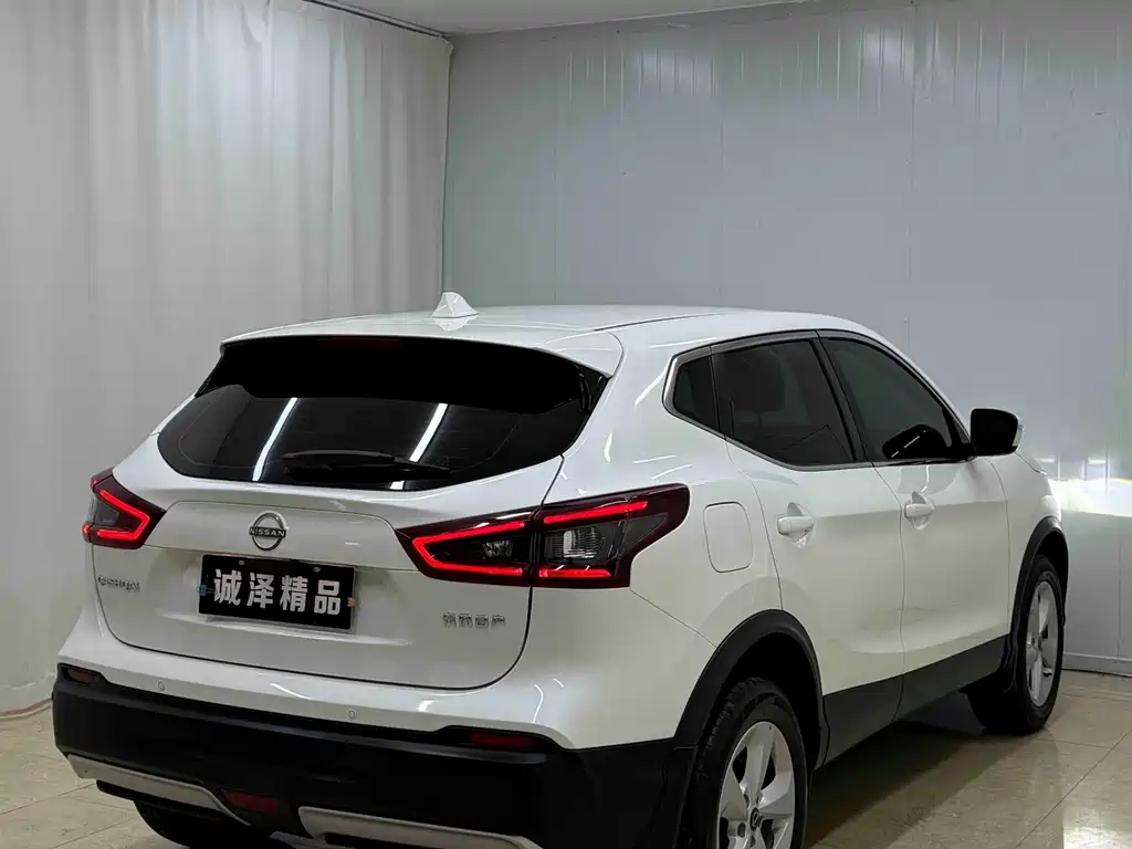 Nissan Qashqai — фото 4