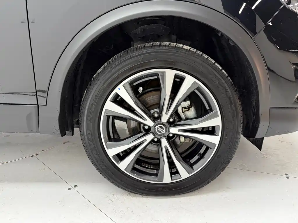Nissan Qashqai — фото 8