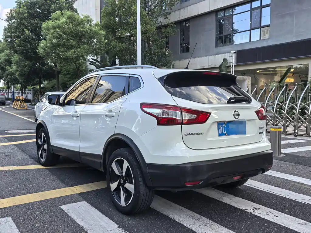 Nissan Qashqai — фото 6