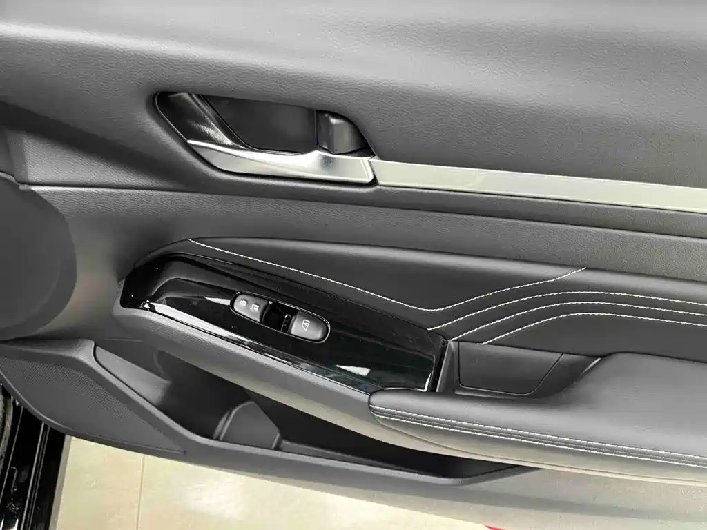 Nissan Teana — фото 10