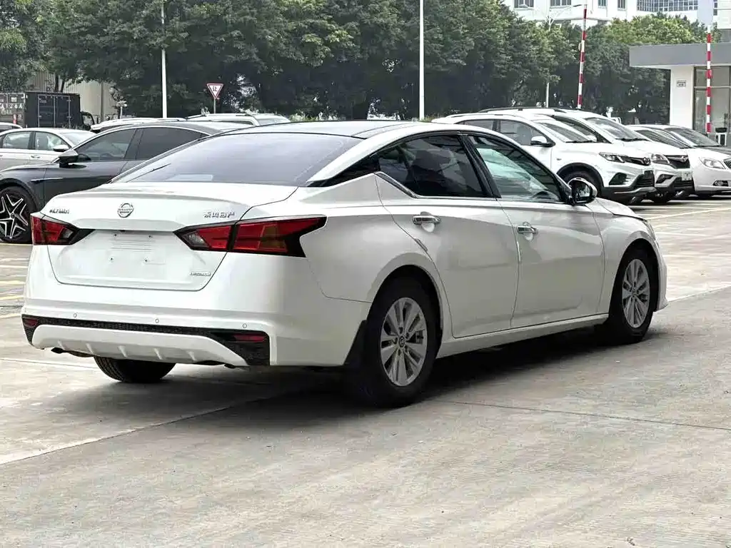 Nissan Teana — фото 9