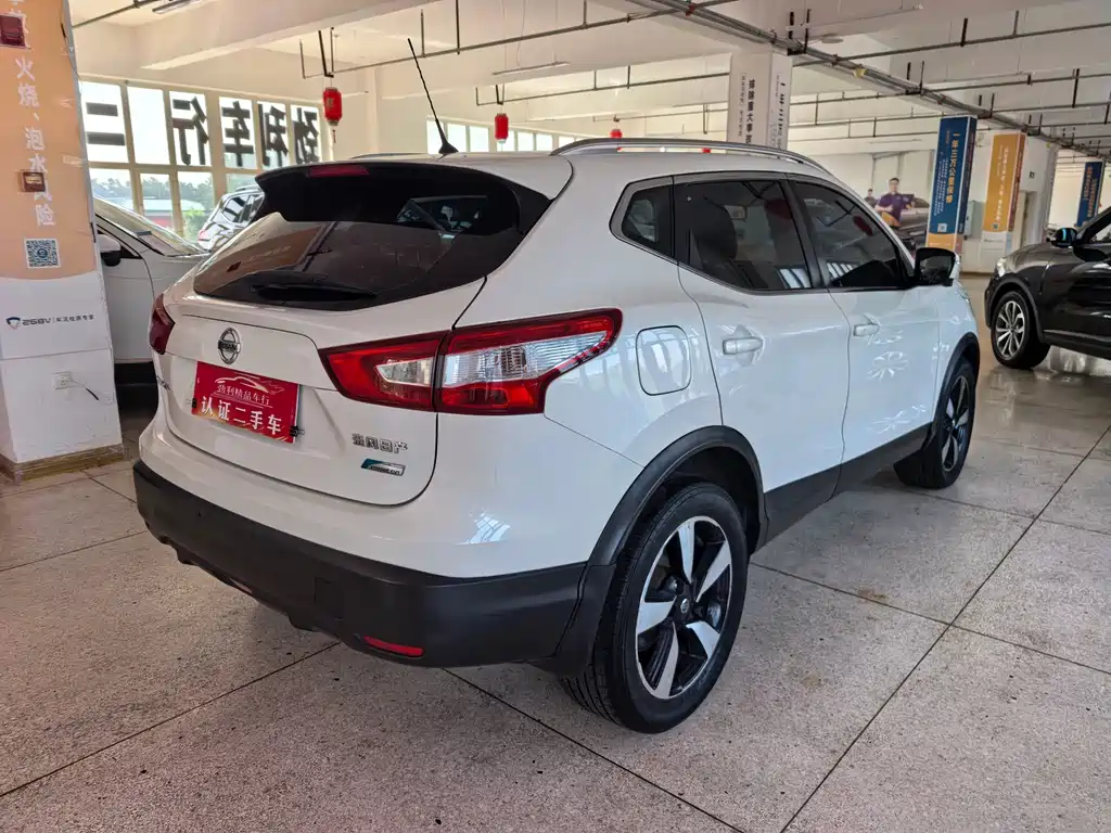 Nissan Qashqai — фото 6