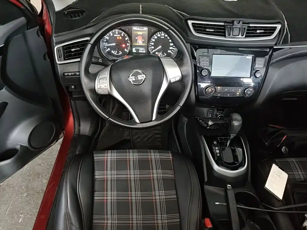 Nissan Qashqai — фото 17