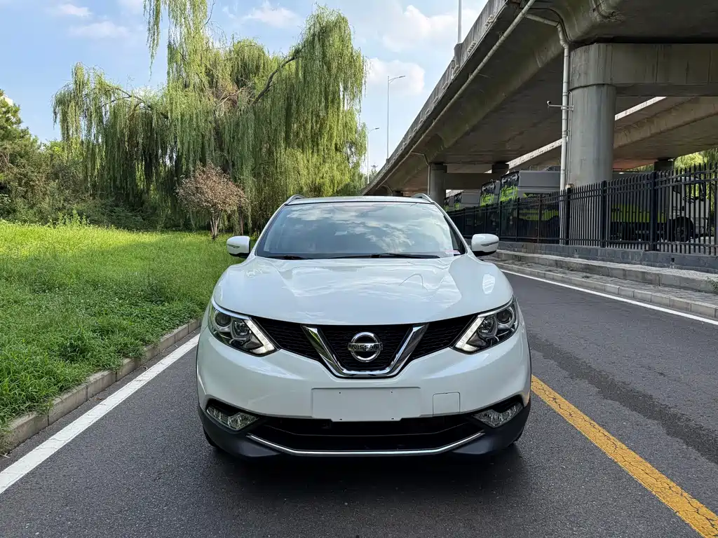 Nissan Qashqai — фото 2