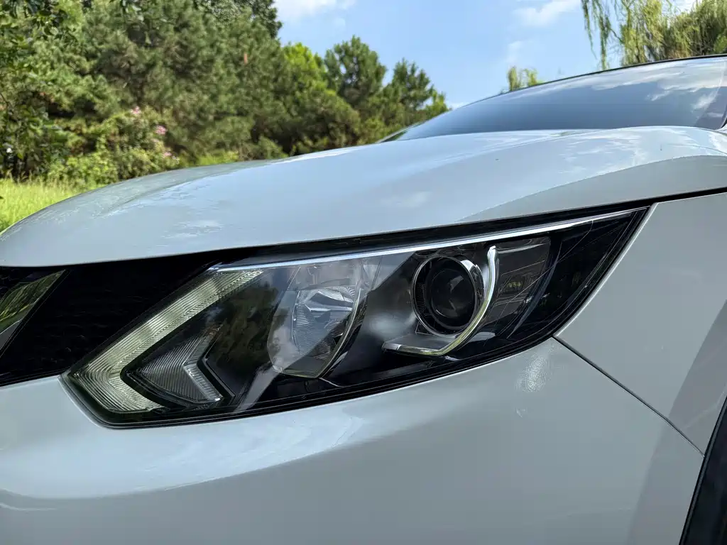 Nissan Qashqai — фото 17