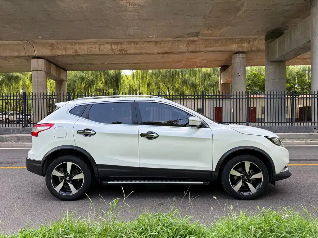 Nissan Qashqai — фото 4