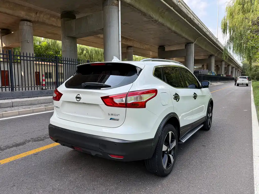 Nissan Qashqai — фото 5