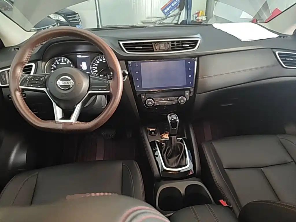Nissan Qashqai — фото 10