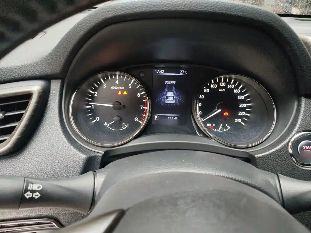 Nissan X-Trail — фото 4