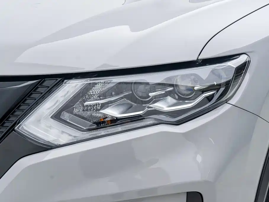 Nissan X-Trail — фото 10