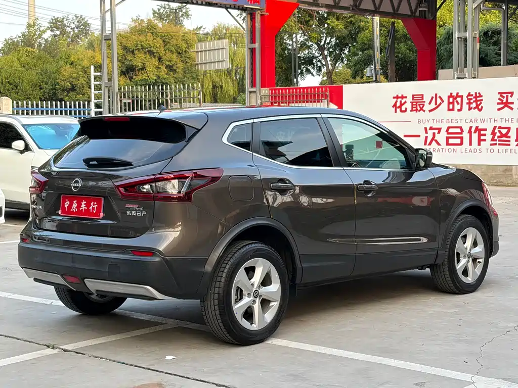 Nissan Qashqai — фото 17