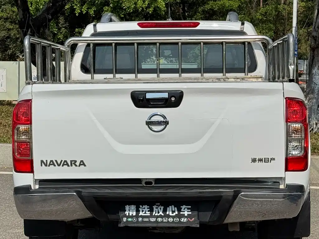 Nissan Navara — фото 5