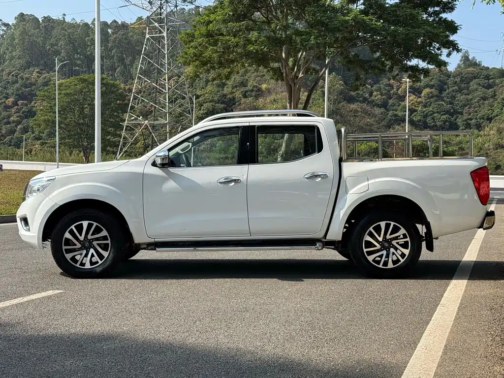 Nissan Navara — фото 8