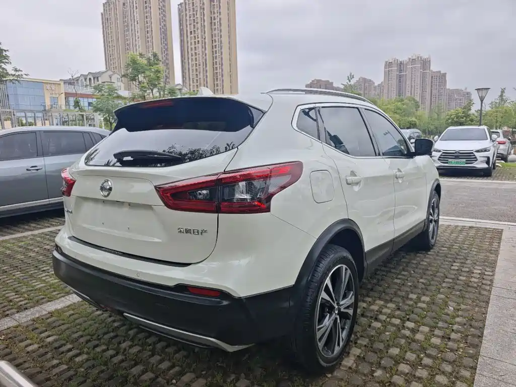 Nissan Qashqai — фото 6