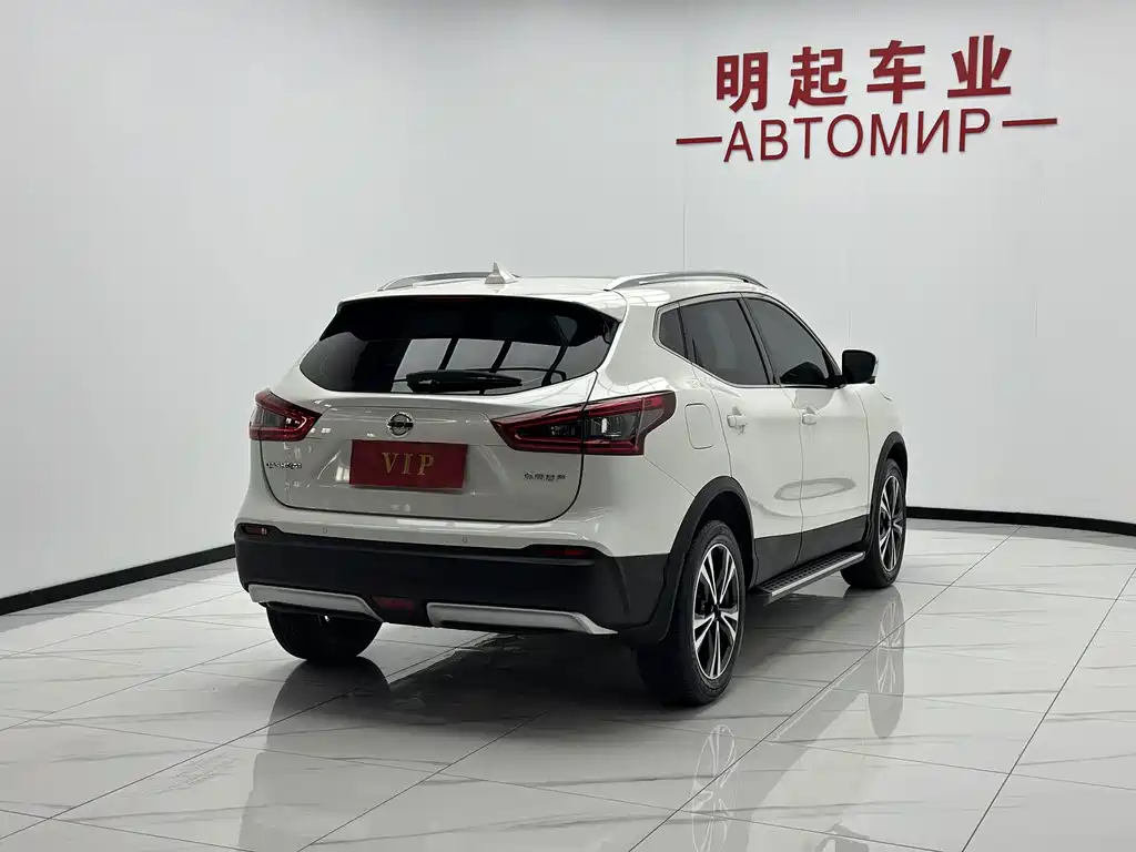 Nissan Qashqai — фото 8
