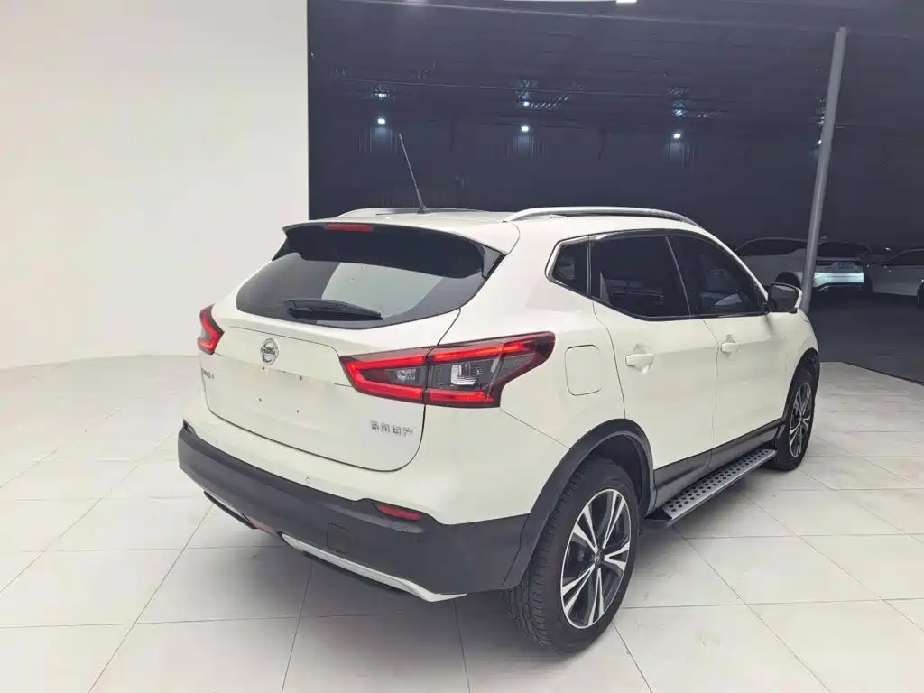 Nissan Qashqai — фото 5