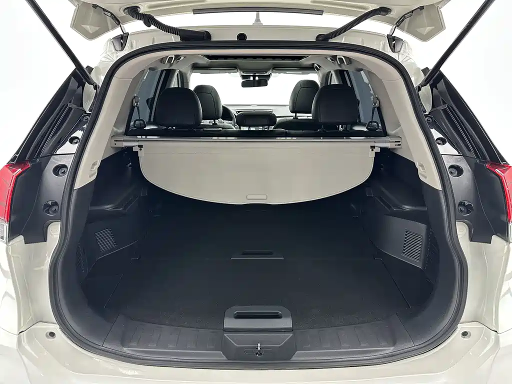 Nissan X-Trail — фото 18