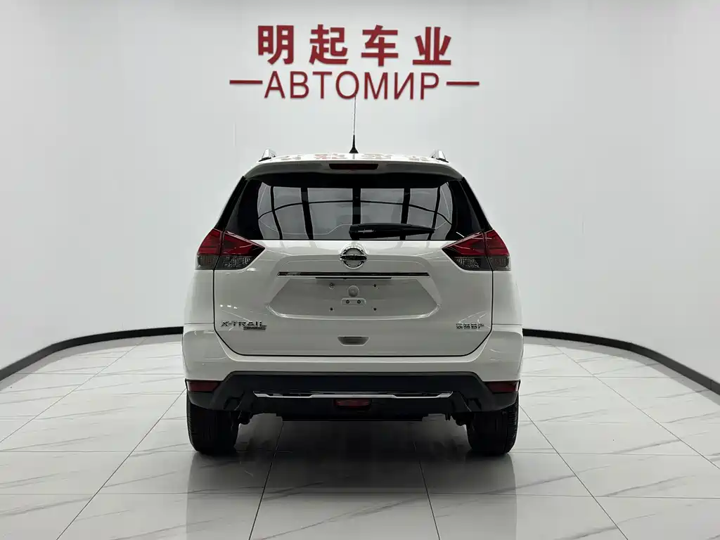 Nissan X-Trail — фото 10