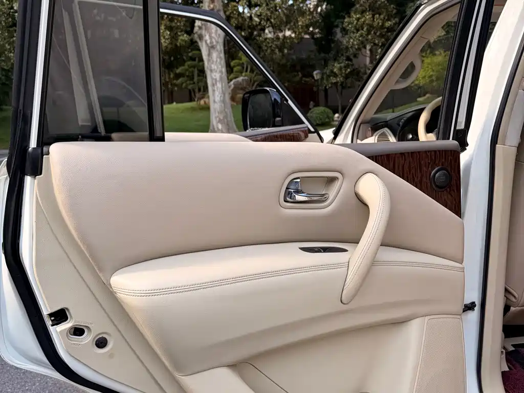 Nissan Patrol — фото 10