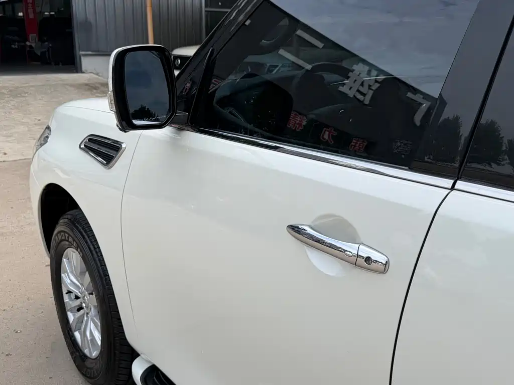 Nissan Patrol — фото 7