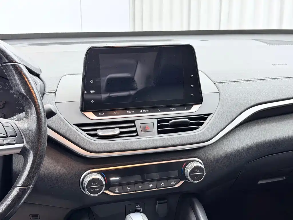 Nissan Teana — фото 21