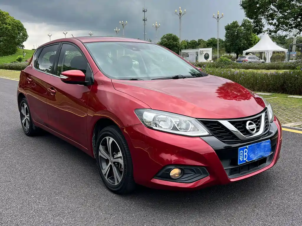 Nissan Tiida — фото 2