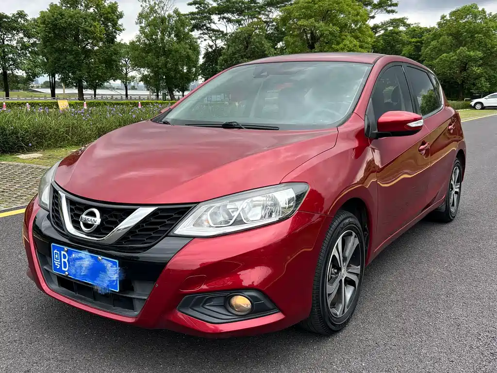Nissan Tiida — фото 3