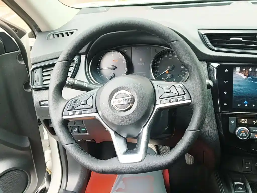 Nissan X-Trail — фото 11