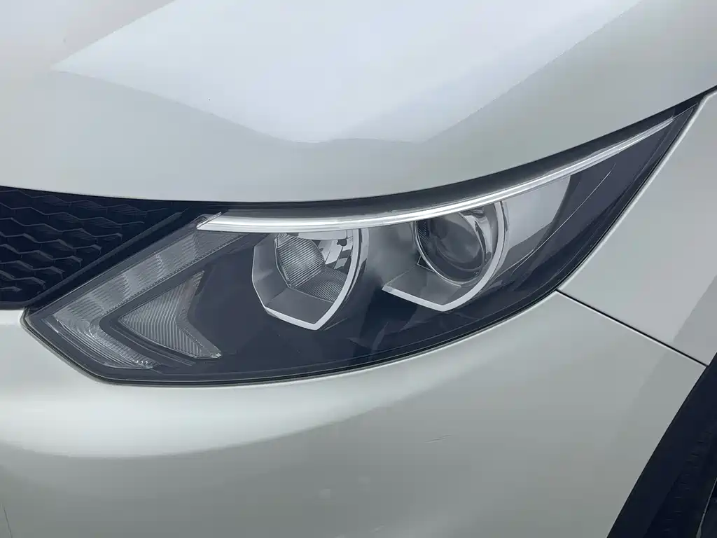 Nissan Qashqai — фото 11