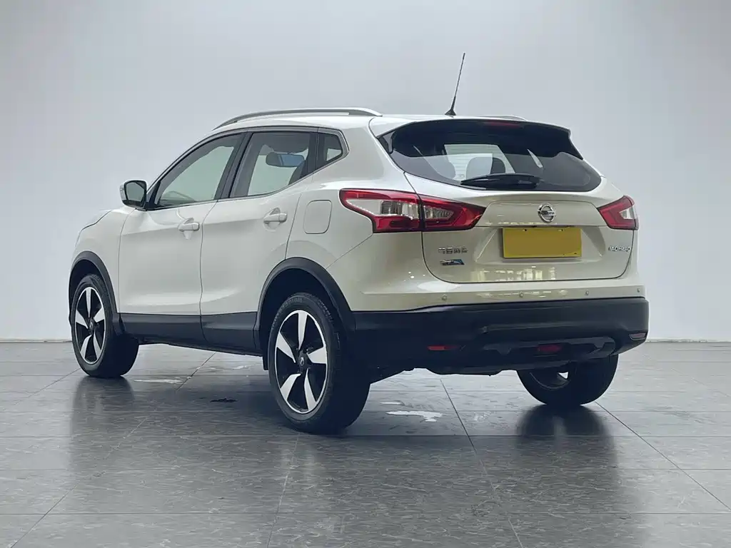 Nissan Qashqai — фото 4
