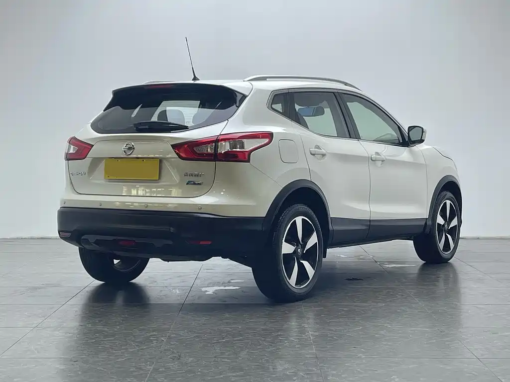 Nissan Qashqai — фото 6