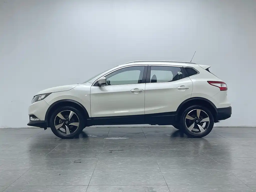 Nissan Qashqai — фото 8