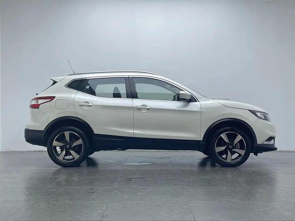 Nissan Qashqai — фото 9