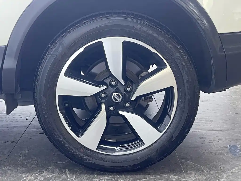 Nissan Qashqai — фото 10
