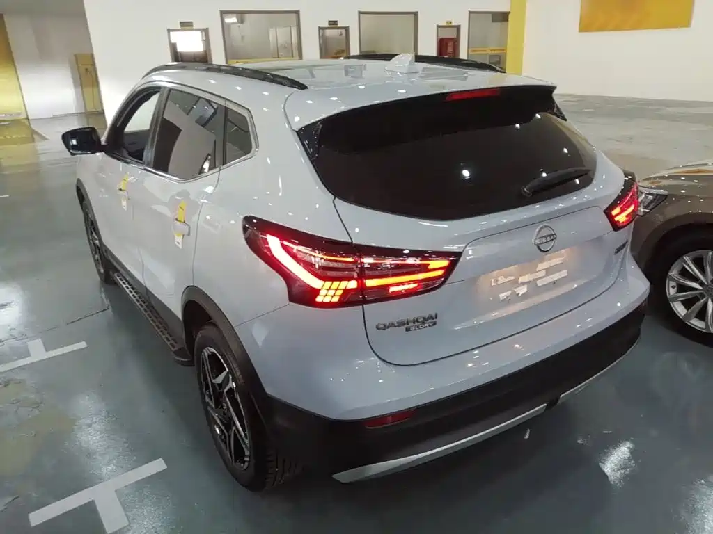 Nissan Qashqai — фото 5