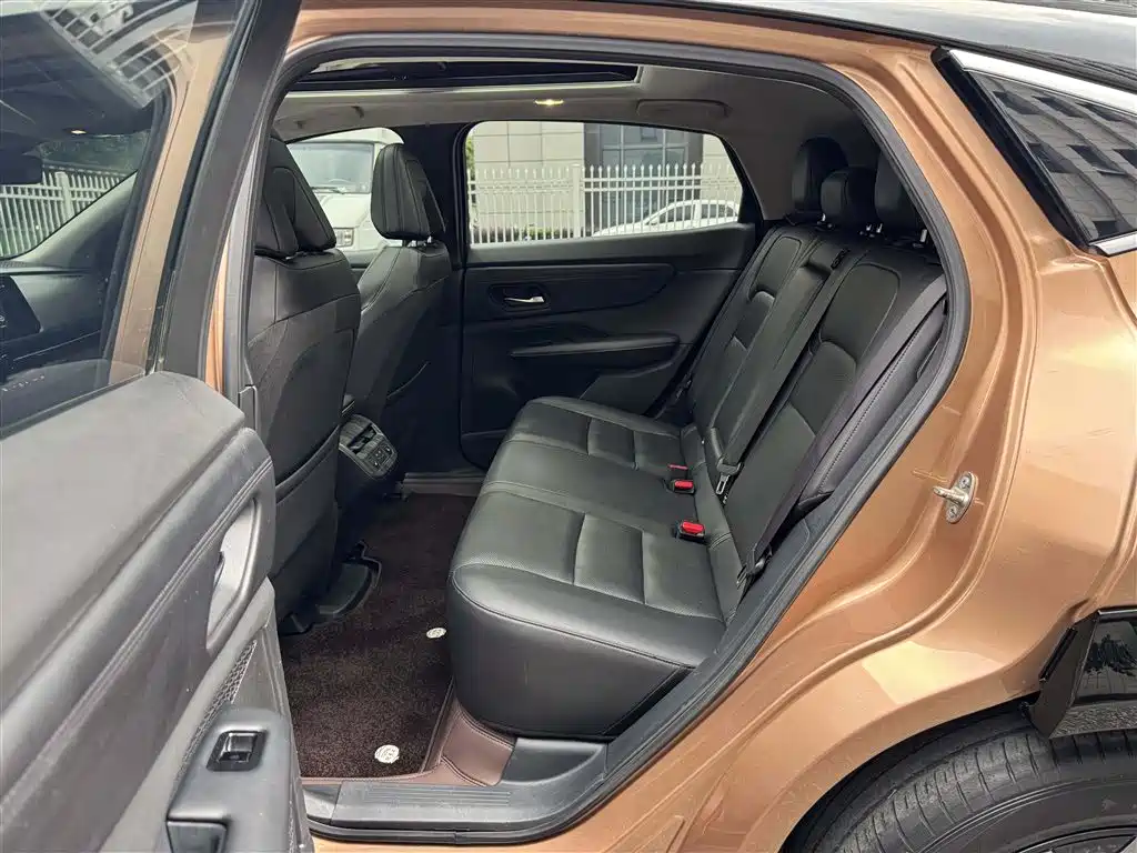 Nissan Ariya — фото 10