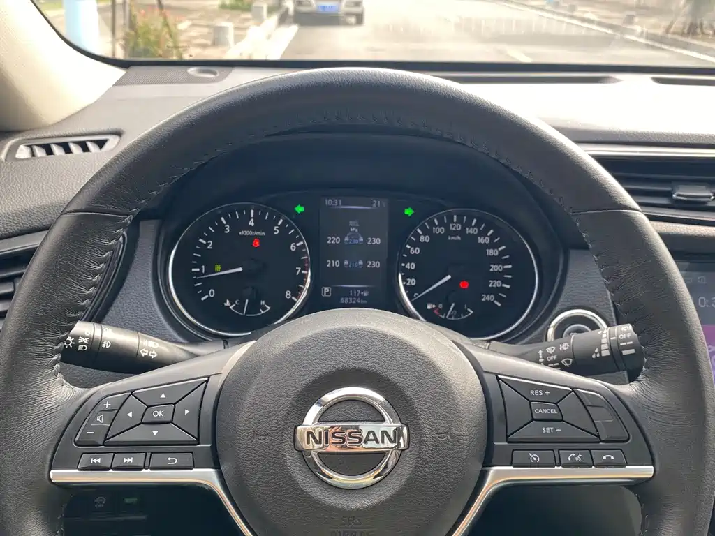 Nissan X-Trail — фото 10