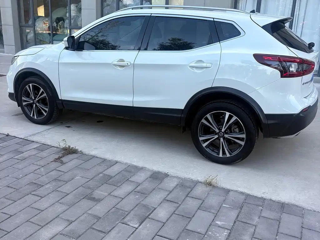Nissan Qashqai — фото 5