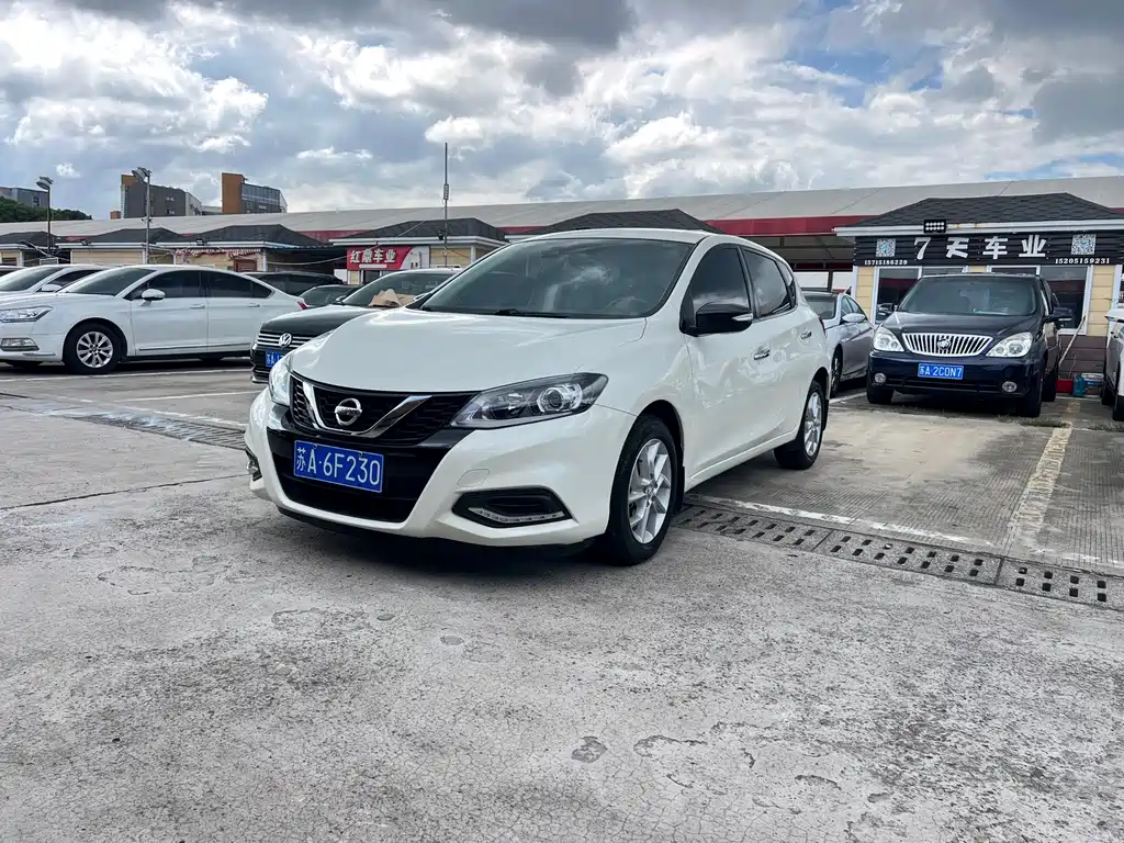 Nissan Tiida — фото 3