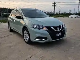 Nissan Tiida — фото 2