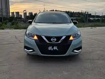 Nissan Tiida — фото 3