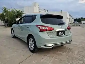 Nissan Tiida — фото 6