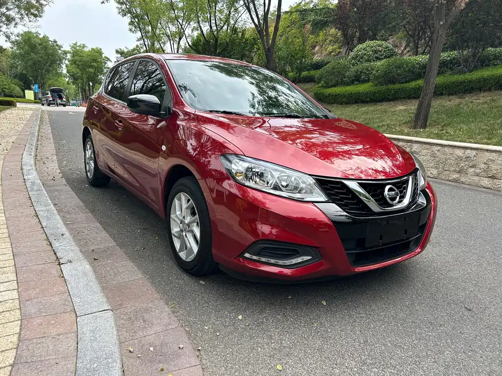 Nissan Tiida — фото 3