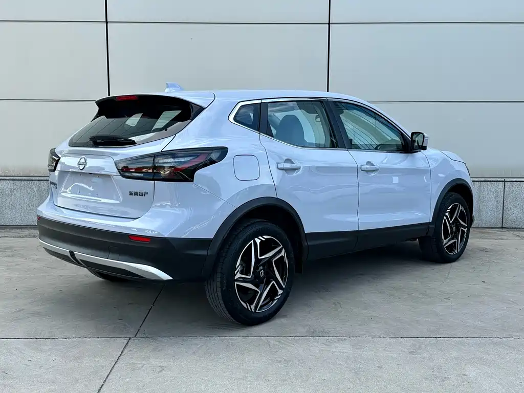 Nissan Qashqai — фото 4