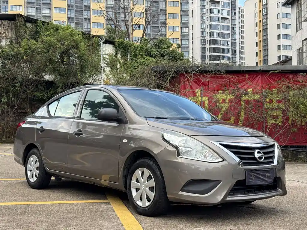 Nissan Sunny — фото 3